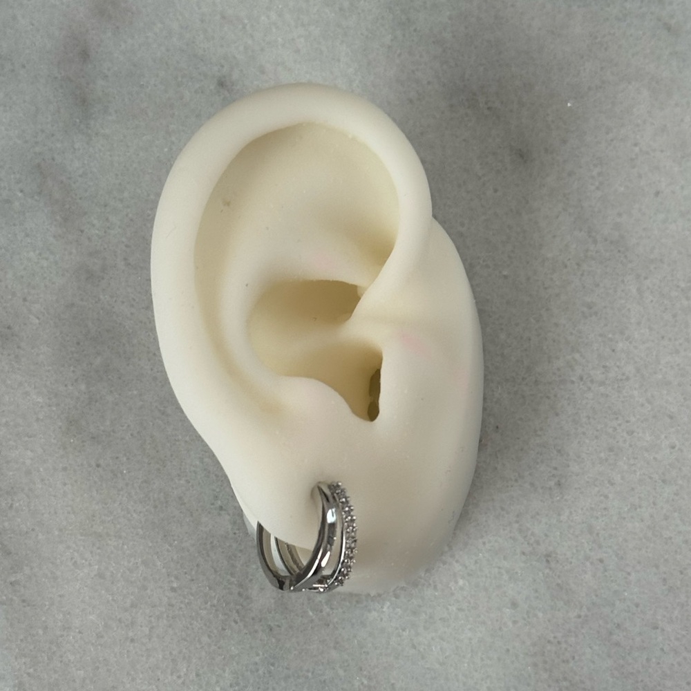Silver Crystal Double Hoop Split Huggie Hoop Earrings
Brand New - Picture 2 of 3